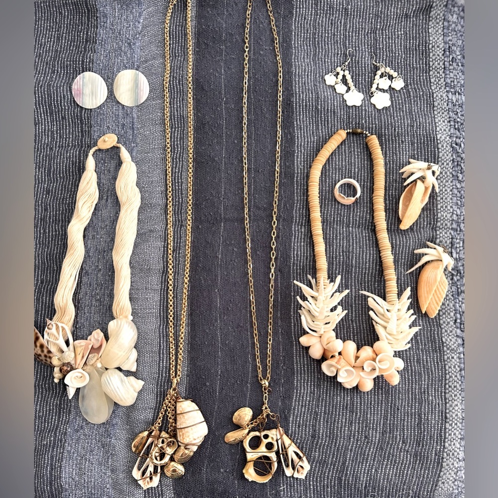 Lot of 1970’s Vintage Seashell Themed Jewelry